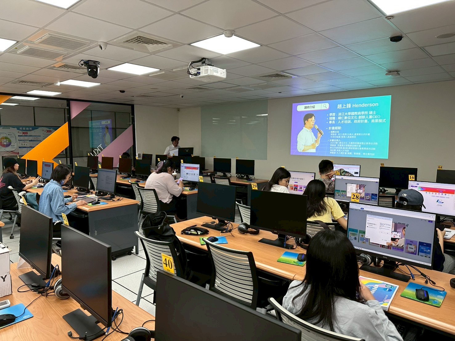 113-2 Canva × AI / 設計應用坊