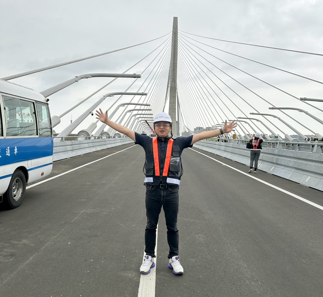 學務長參訪淡江大橋